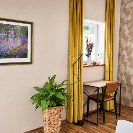 Moony Daire